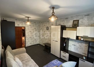 Продается трехкомнатная квартира, 64 м2, Екатеринбург, улица Корепина, 11, улица Корепина