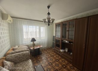 Продам 3-комнатную квартиру, 59 м2, рабочий посёлок Светлый Яр, 1-й микрорайон, 1