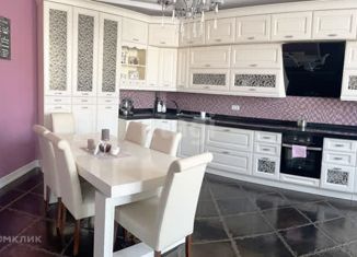 Продам 3-ком. квартиру, 112.3 м2, Краснодар, улица Монтажников, 10, улица Монтажников