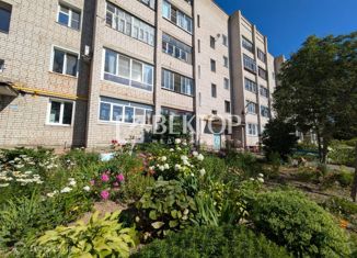 Продам 2-ком. квартиру, 51 м2, Кохма, Ивановская улица, 38Б