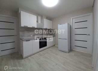 Продается 2-комнатная квартира, 69 м2, Тюмень, улица Василия Гольцова, 4