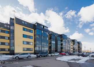 Трехкомнатная квартира на продажу, 68.2 м2, Колпино, Понтонная улица, 13к1