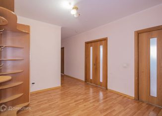 Продается 3-комнатная квартира, 95.6 м2, Свердловская область, улица Пехотинцев, 4к2