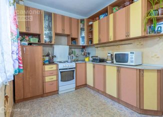 Продам 4-комнатную квартиру, 86 м2, Санкт-Петербург, улица Коммунаров, 124, муниципальный округ Горелово