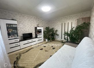 Продажа 3-ком. квартиры, 67 м2, Ижевск, улица Баранова, 88, жилой район Строитель