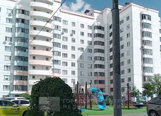 Продаю 4-комнатную квартиру, 105 м2, Москва, улица Брусилова, 21, улица Брусилова
