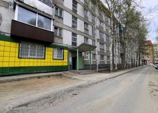 Комната на продажу, 13 м2, Нижневартовск, проспект Победы, 28