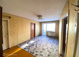 Продаю 2-ком. квартиру, 45.3 м2, Челябинск, улица Калмыкова, 10