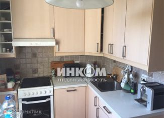 Продаю 3-ком. квартиру, 63.3 м2, Москва, улица Маршала Тимошенко, 38, улица Маршала Тимошенко