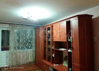 Продается четырехкомнатная квартира, 75 м2, Курган, проспект Конституции, 46, жилой район Энергетики