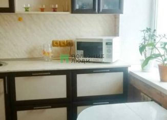 Продаю 2-комнатную квартиру, 42 м2, село Белогорье, Заводская улица, 9