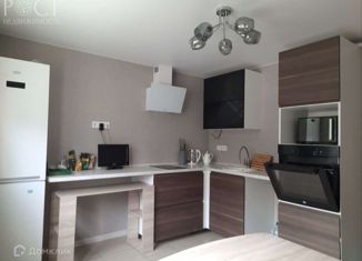 Продам 2-комнатную квартиру, 65 м2, село Раздольное, Тепличная улица, 83