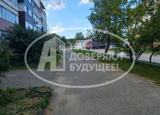 Продается четырехкомнатная квартира, 74 м2, Добрянка, улица Карла Маркса, 75