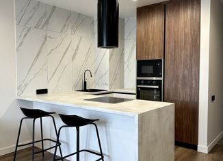 Продается 2-ком. квартира, 73 м2, Челябинск, улица Энгельса, 4, Центральный район