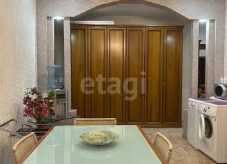 Продажа 2-ком. квартиры, 84 м2, Новосибирск, Октябрьская улица, 34, метро Площадь Ленина