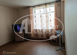 Продам 2-ком. квартиру, 50.3 м2, Добрянка, улица Герцена, 40А