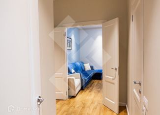 Продается трехкомнатная квартира, 70 м2, Москва, Мантулинская улица, 9к1, метро Выставочная