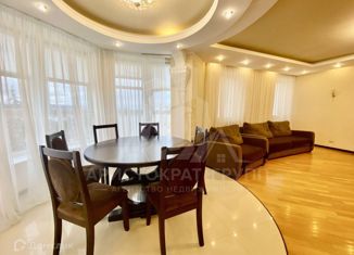 Сдается в аренду трехкомнатная квартира, 140 м2, Пятигорск, Красноармейская улица, 3