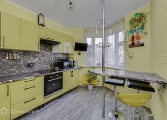 Продаю 2-ком. квартиру, 51.2 м2, Москва, Челобитьевское шоссе, 12к3, станция Марк