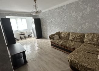 Продаю двухкомнатную квартиру, 32 м2, Нальчик, улица Калмыкова, 231, район Дубки