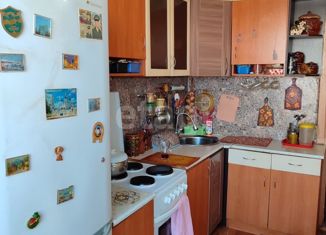 Продается трехкомнатная квартира, 66 м2, Тобольск, микрорайон 7А, 14А