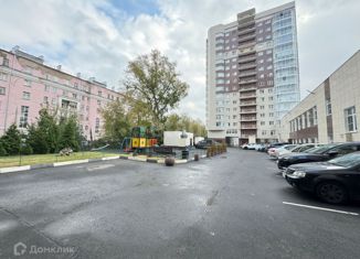 Сдам в аренду 2-ком. квартиру, 80 м2, Тверь, Московская улица, 63