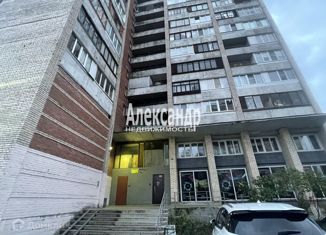 Продается комната, 216.1 м2, Санкт-Петербург, метро Проспект Ветеранов, Брестский бульвар, 17