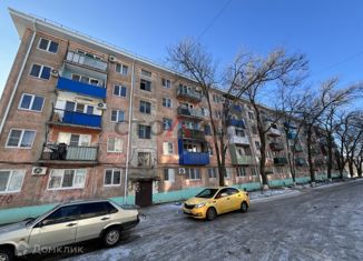 Продаю 2-комнатную квартиру, 41.8 м2, Элиста, улица Юрия Клыкова, 136, 2-й микрорайон