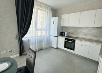 2-комнатная квартира в аренду, 60 м2, Екатеринбург, проспект Космонавтов, 108Ж