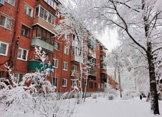 Продам 1-ком. квартиру, 31 м2, Нижний Новгород, улица Сурикова, 10, улица Сурикова