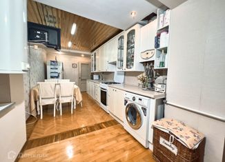 Продам 4-комнатную квартиру, 129.8 м2, Севастополь, проспект Генерала Острякова, 171, Ленинский район