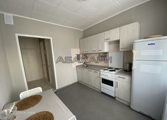 Сдается в аренду 2-комнатная квартира, 53 м2, Красноярск, улица Карла Маркса, 19