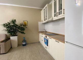 Сдам двухкомнатную квартиру, 90 м2, Краснодар, Кубанская набережная, 37