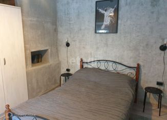 Продается 2-ком. квартира, 50 м2, Екатеринбург, улица Карла Маркса, 11, улица Карла Маркса