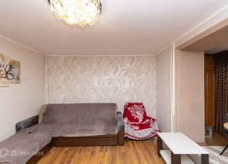 Продам 4-комнатную квартиру, 88.2 м2, Тюменская область, улица Республики, 76