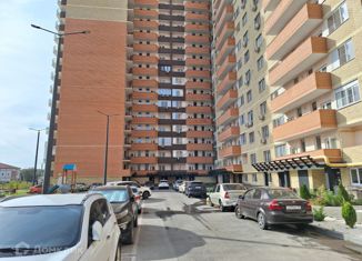 Продается 3-комнатная квартира, 74.6 м2, Астрахань, улица Трофимова, 6, Советский район