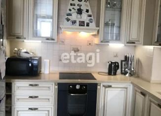 Продаю 2-комнатную квартиру, 75.8 м2, Санкт-Петербург, улица Бадаева, 6к1, улица Бадаева