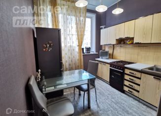Продается двухкомнатная квартира, 64 м2, Курск, Хуторская улица, 16В