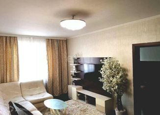 Продам 2-ком. квартиру, 60 м2, Москва, Митинская улица, 28к2, метро Митино