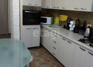 Продается 3-ком. квартира, 66 м2, Энгельс, Краснодарская улица, 13