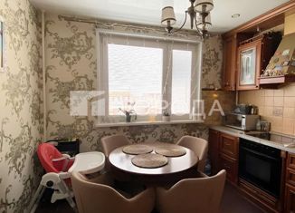 Двухкомнатная квартира на продажу, 61.2 м2, Москва, Мичуринский проспект, 27к1, метро Раменки