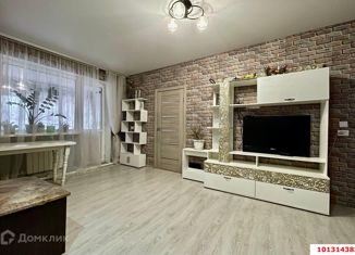 Продам 2-ком. квартиру, 44 м2, посёлок городского типа Яблоновский, Заводская улица, 14