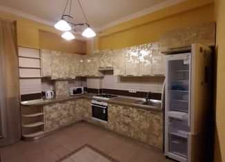 Сдам 1-ком. квартиру, 46 м2, Севастополь, улица Горького, 2