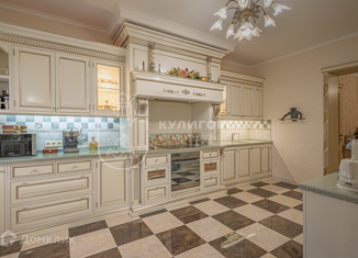 Продам трехкомнатную квартиру, 150 м2, Екатеринбург, улица Белинского, 32, улица Белинского