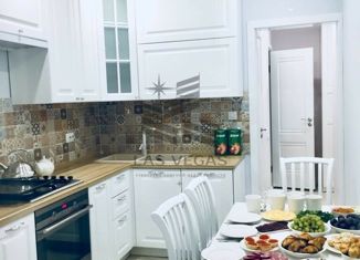 Сдам четырехкомнатную квартиру, 90 м2, Казань, улица Космонавтов, 44, Советский район