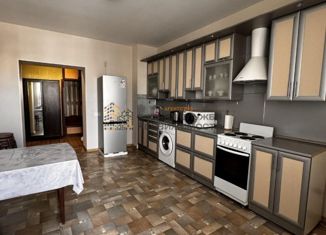 2-комнатная квартира в аренду, 80 м2, Уфа, улица Энгельса, 9