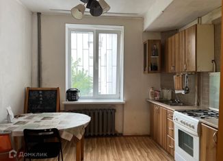 Продаю двухкомнатную квартиру, 68 м2, Екатеринбург, улица Розы Люксембург, 40, улица Розы Люксембург