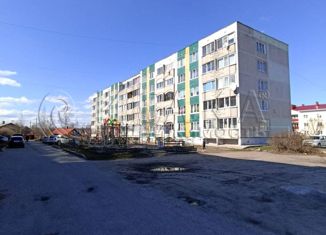 Продается 2-комнатная квартира, 52.6 м2, Ленинградская область, улица Маяковского, 3
