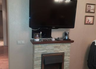 Продаю трехкомнатную квартиру, 59 м2, Нижний Новгород, улица Бориса Корнилова, 8, 4-й Нагорный микрорайон