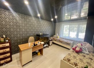 Продается 2-ком. квартира, 56 м2, Темрюк, улица Кати Виноградовой, 14